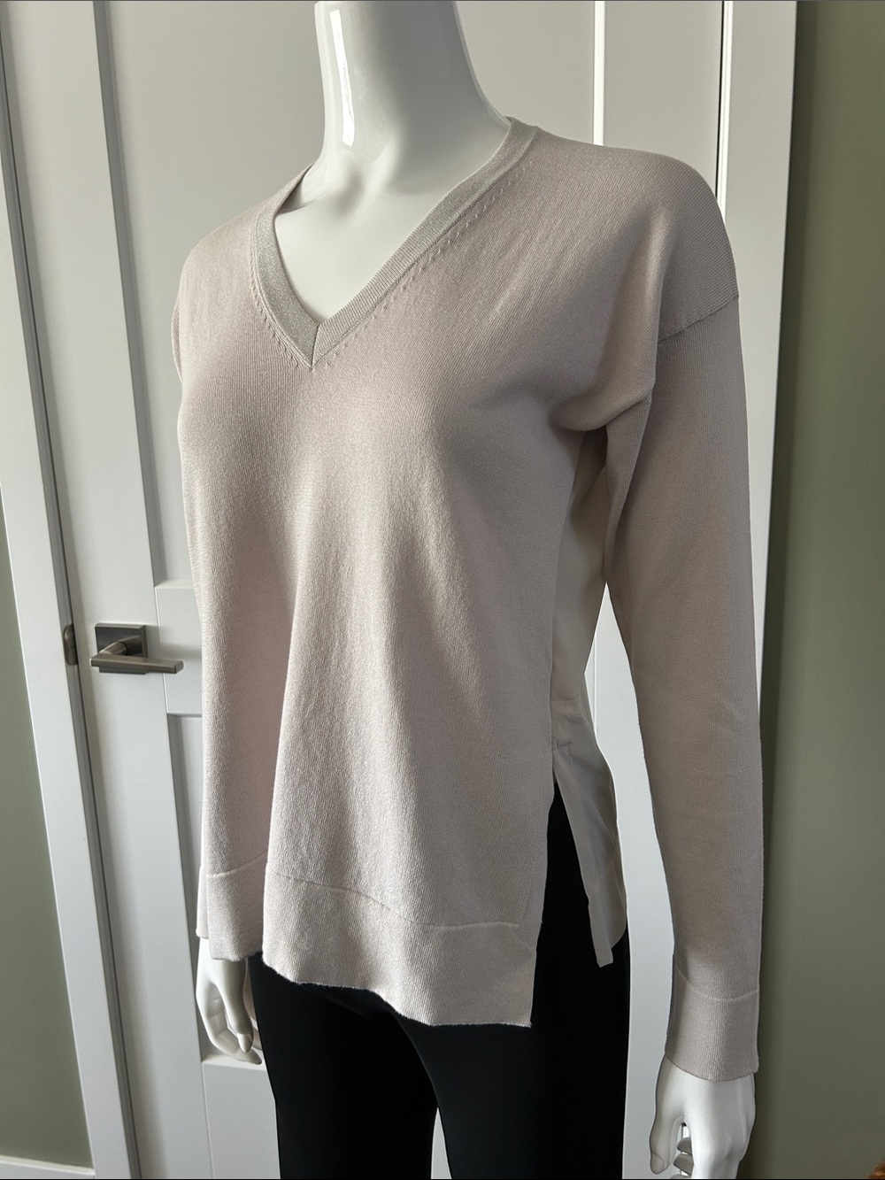 Peserico Silk V-Neck Sweater | Made in Italy | Luxury Mixed Media | Size S - Picture 12 of 12